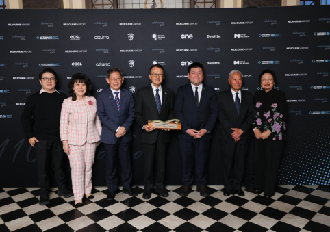 Tan Sri Sir Dr Jeffrey Cheah Awarded Global Impact in Education by Victoria University
