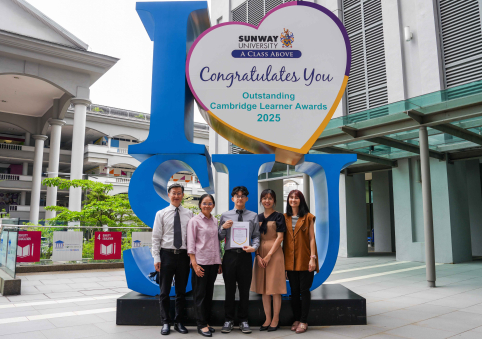 Sunway College JB Tan Zi Heng’s double awards, double excellence! 