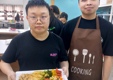AUSMAT students showcase culinary skills