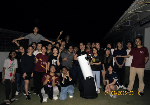 AUSMAT Students Delight in a Night Under the Moonlight at AUSMAT