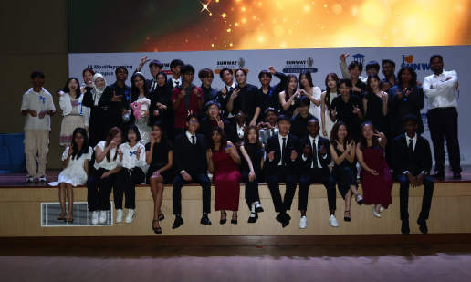 SDS Student Council Hosts Spectacular Valentine Ball: A Night of Glamour, Music, and Connection!