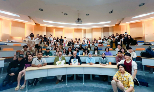 SDS DCOMM Collaborates with Swinburne University for a Creative Workshop Blending Tradition with Modern Design